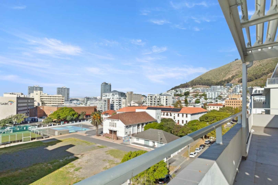 2 Bedroom Property for Sale in Sea Point Western Cape